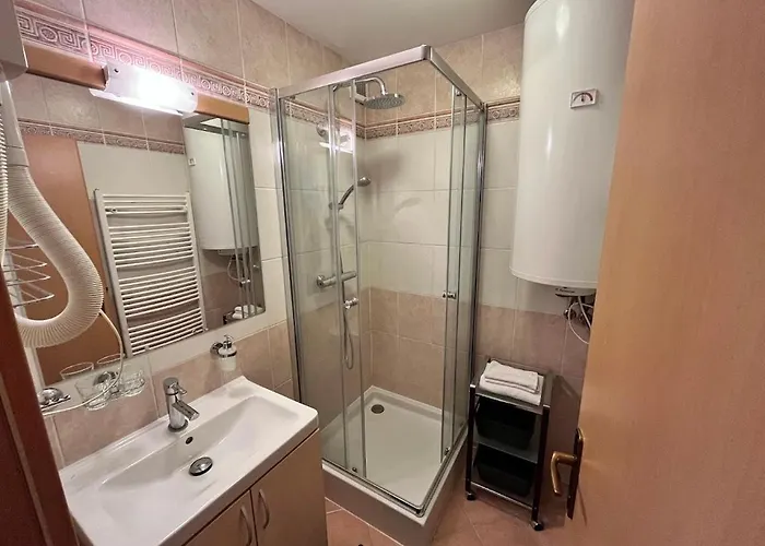 Pod Hoľou, Tatran-donovaly Donovaly